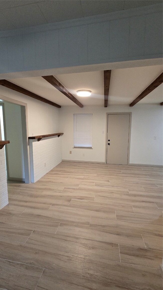 Photo - 8235 Thompson Rd