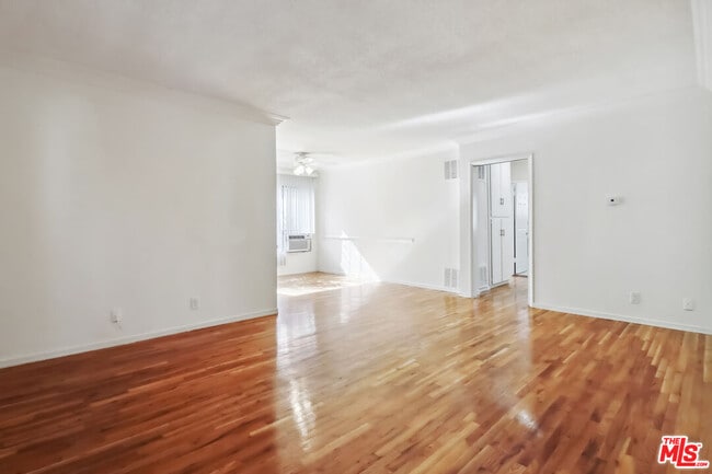 Photo - 1411 N Fairfax Ave Unidad 22