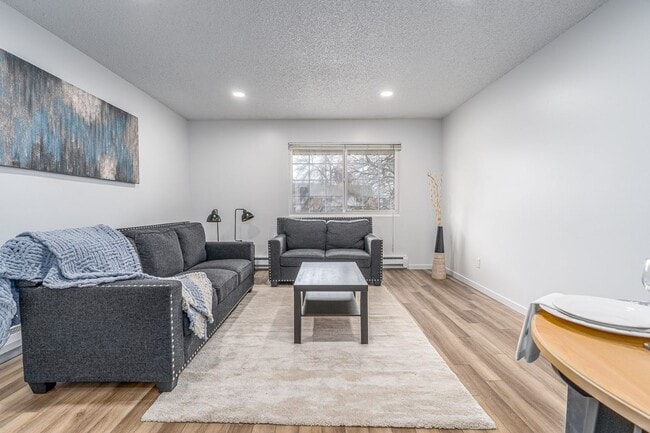 Photo - 10417 E 4th Ave Unidad 11