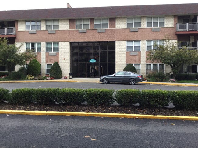 Photo - 1111 River Rd Unit Apartment A20