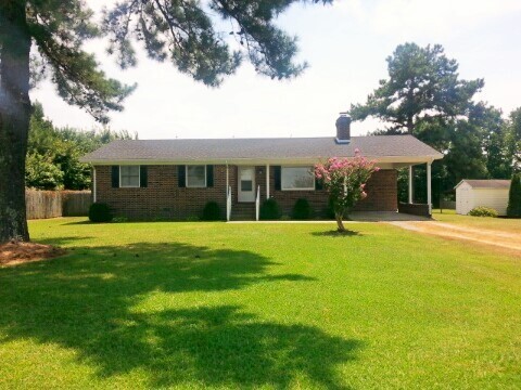 Well Maintained Brick Home With Carport - Well Maintained Brick Home With Carport