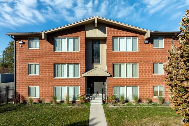 Building Photo - Chateau Manor