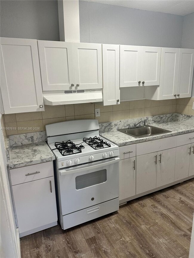 Photo - 1053 SW 2nd St Unit 2