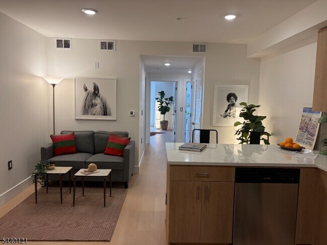 Photo - 627 Valley Rd Unidad C