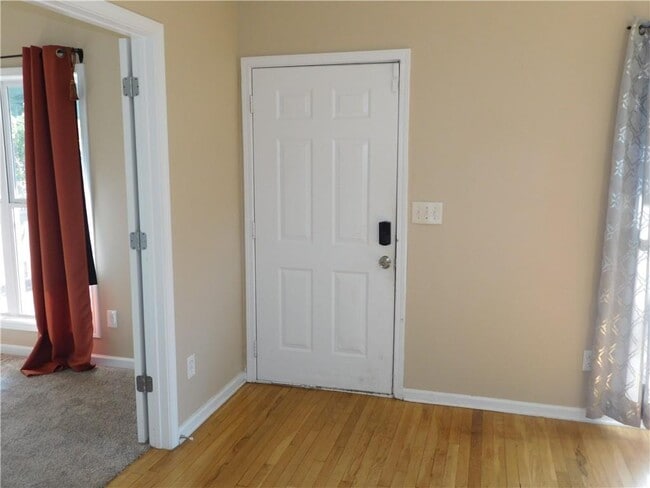 Photo - 1005 Linam Ave SE