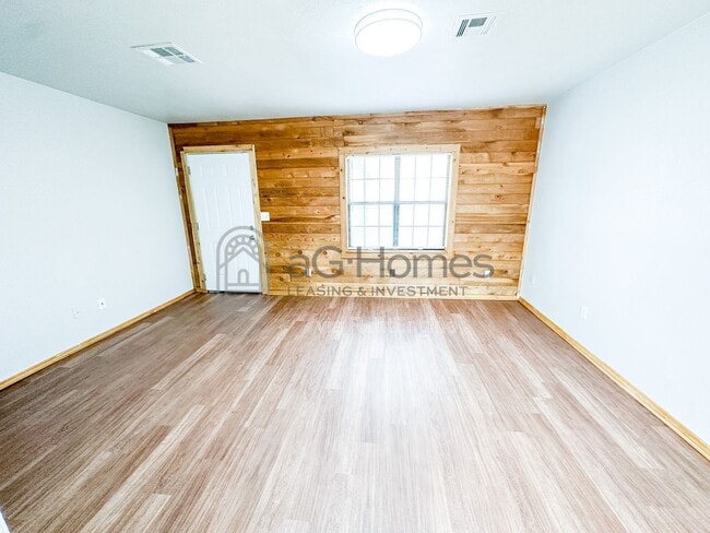 Photo - 2212 Doris Ave