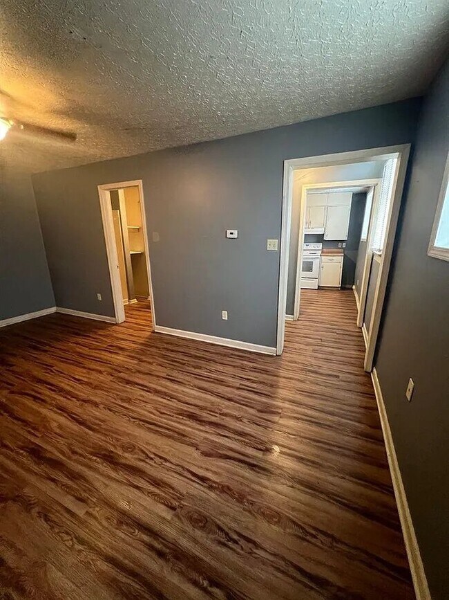 Photo - 102 E 2nd St Unit 1