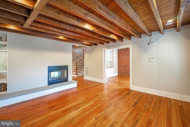 Photo - 325 D St SE