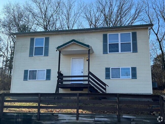 Building Photo - 4 bed 1.5 bath home close to I-44