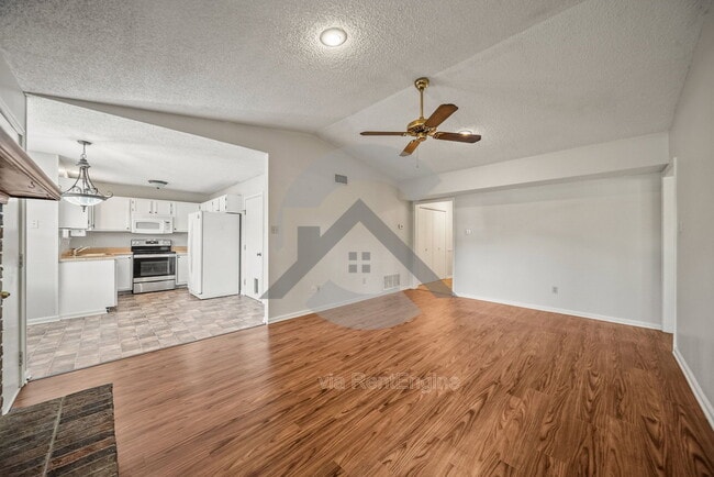 Photo - 9 Point W Cir