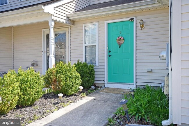 Building Photo - 16 High Meadows Dr