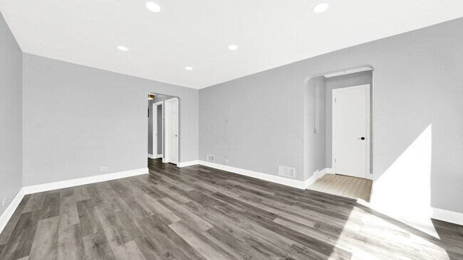 Photo - 8614 S Kolin Ave