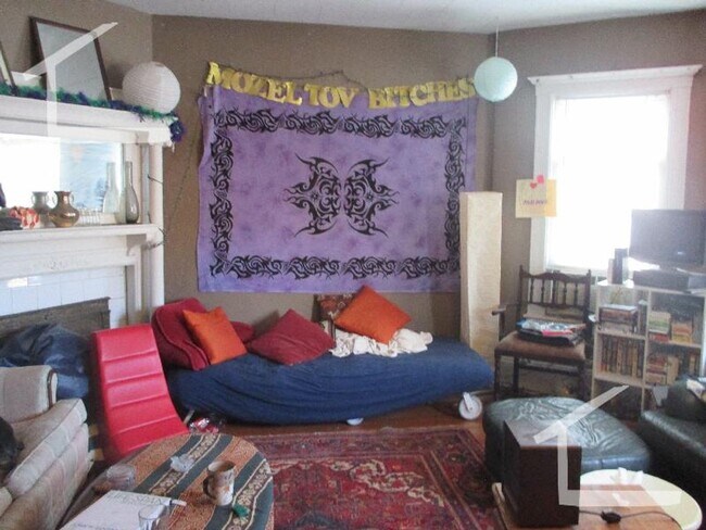 Photo - Large Apartment in Allston Central Location, Gas, Heat, Hot Water Included, Eat-in Kitchen, Laund...