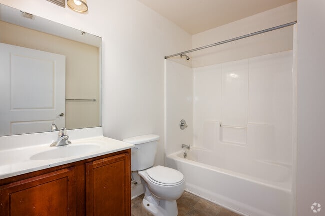 3BR, 2BA - 1,650SF - Primary Bathroom