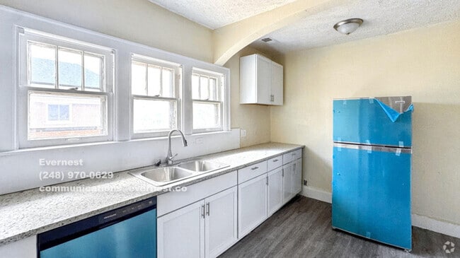 Building Photo - 3745 W Grand St Rental