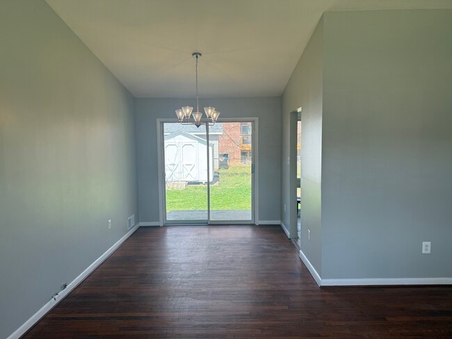 Photo - 417 Eisner St