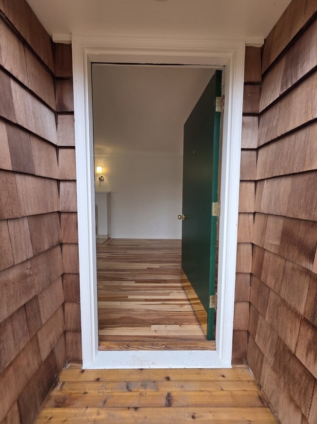 Photo - 963 Parkway Dr NW