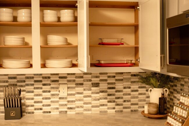 Building Photo - 29 Pinewood Forest Ct