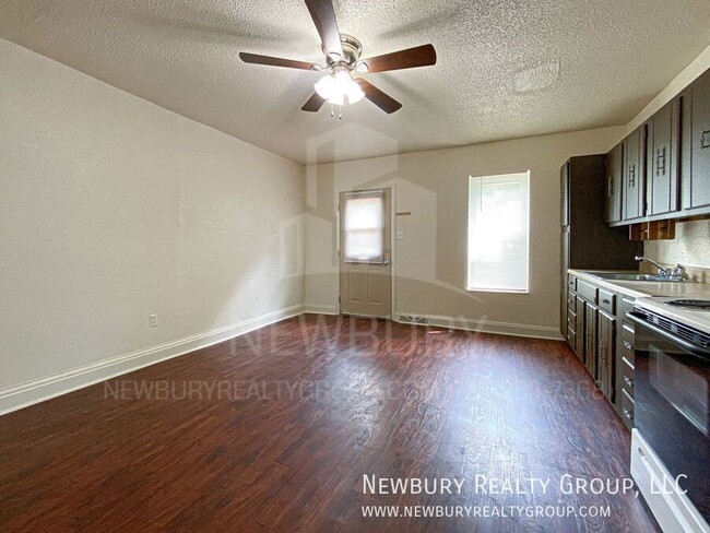 Photo - 37 Hickory St
