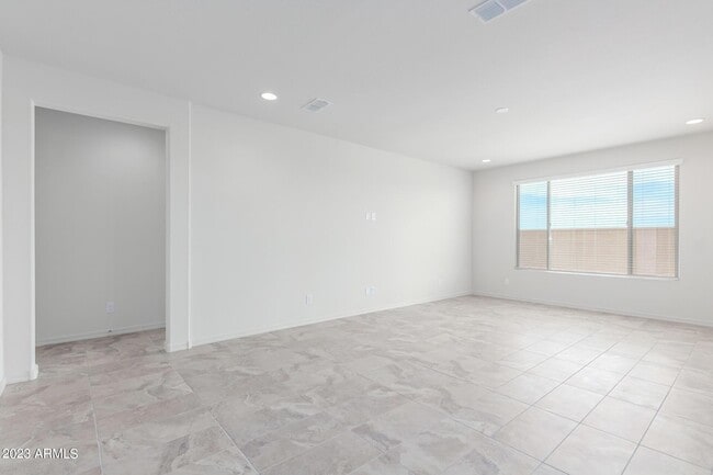 Photo - 8529 S 67th Dr