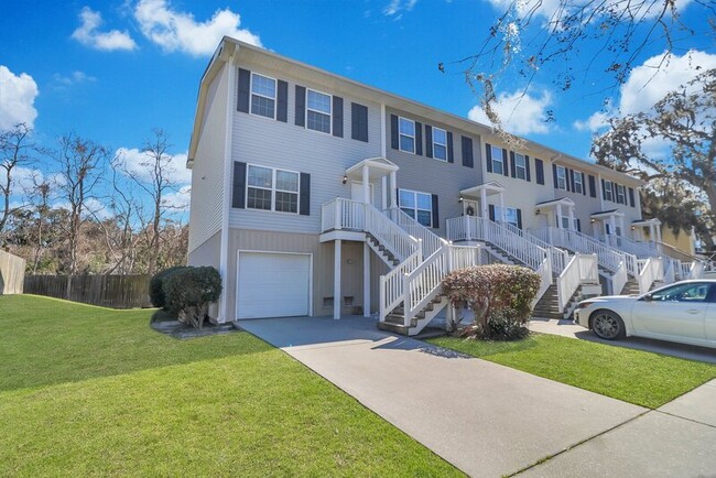 Photo - 375 Laurel Oak Ln