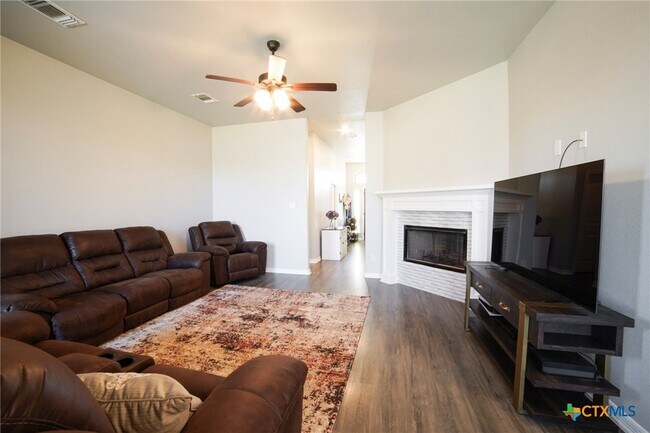 Photo - 708 Holstein Dr