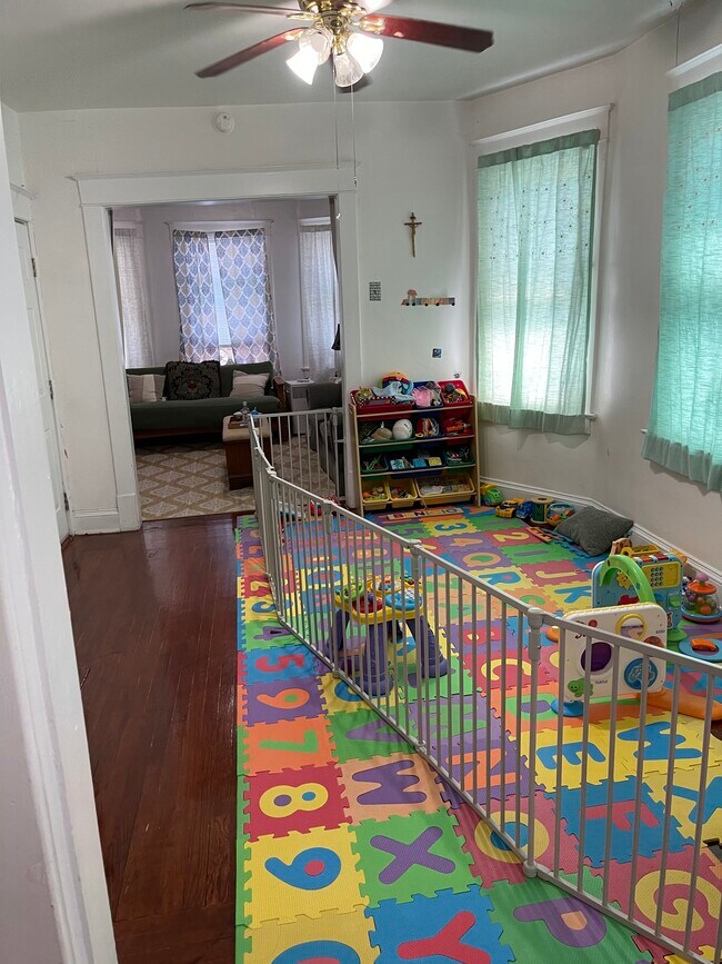 Photo - 442 Morris St