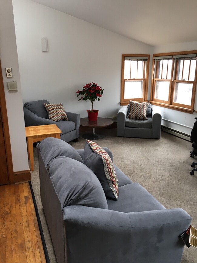 Photo - 1060 Danby Rd