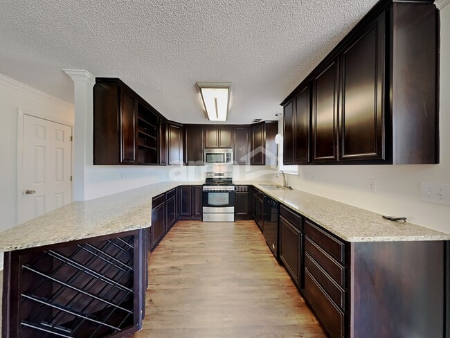 Photo - 5718 Eagleston Dr