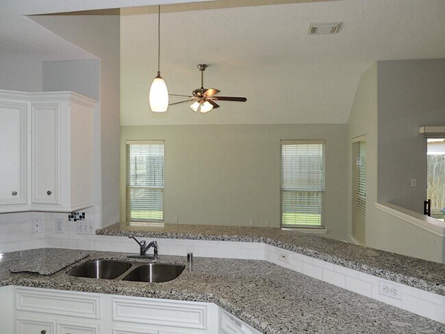 Photo - 236 Canterbury Dr