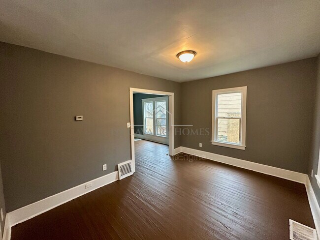 Photo - 435 Windsor St