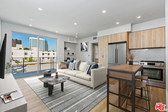 Photo - 12431 Rochester Ave Unidad PH7