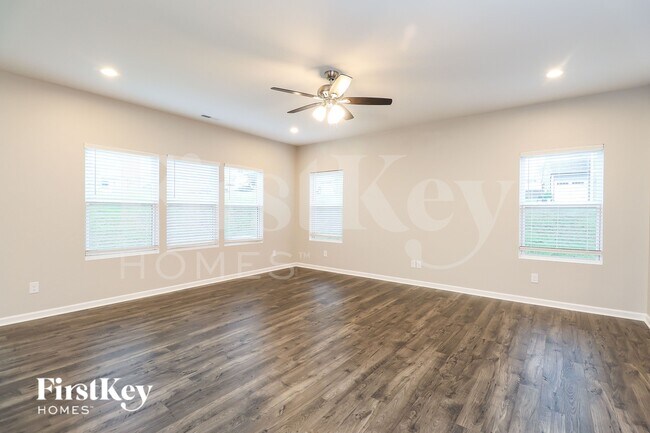 Photo - 124 Benford Dr