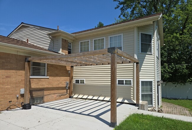 Photo - 635 Cumberland St
