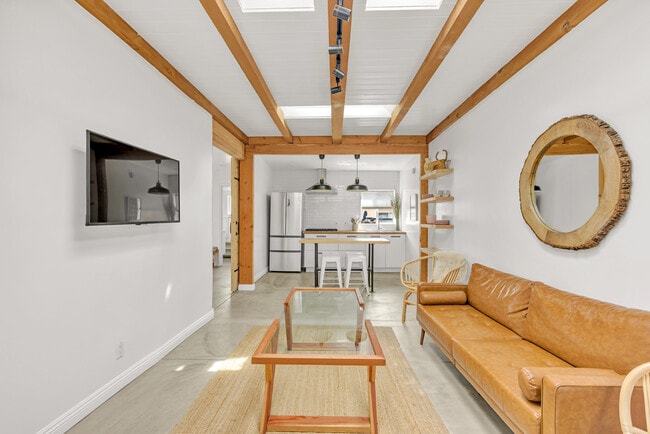 Photo - 718 Vernon Ave Unidad #A