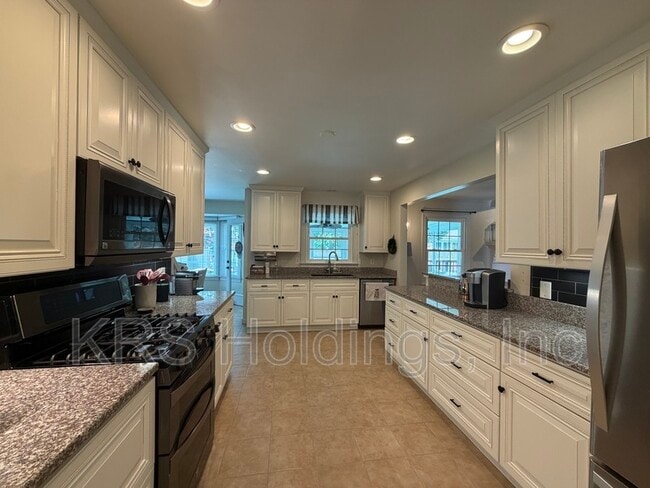 Photo - 1520 Woodside Ct