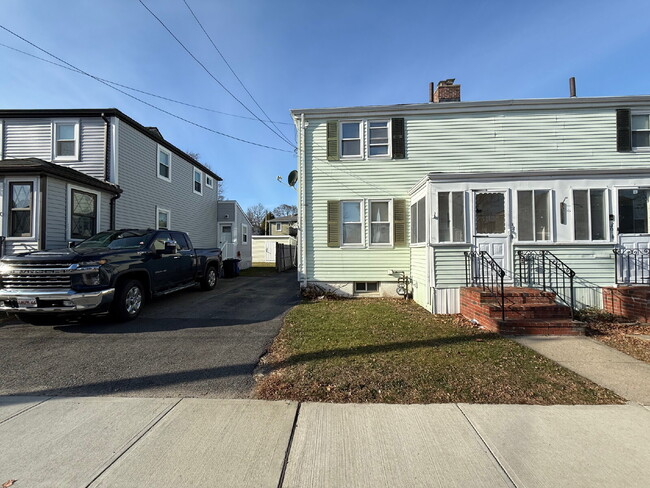 Photo - Newly Renovated 3 BED 1.5 BATH in prime area of Quincy