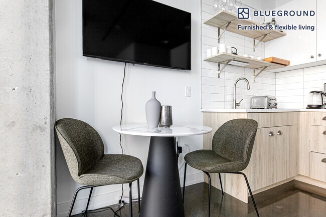 Photo - 108 W Chicago Ave Unit FL9-ID364