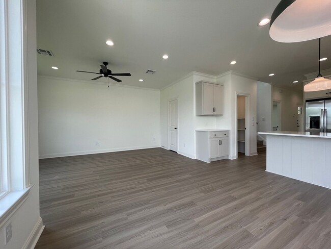 Photo - Luxurious NEW CONSTRUCTION 4/4.5 Home Near Baylor Campus!