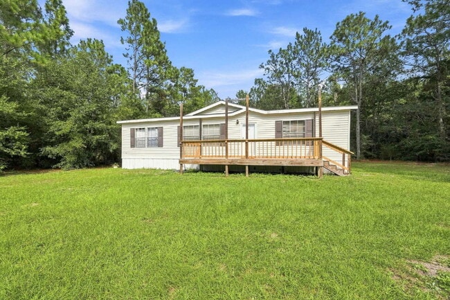 Building Photo - Spacious 3-Bedroom Rental on 1 Acre
