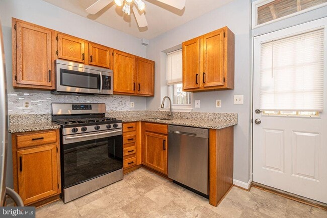 Photo - 601 Harvey St