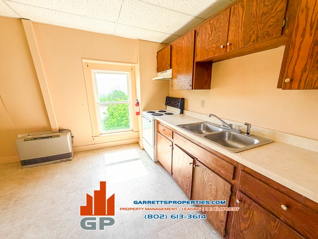 Photo - 1658 Main St Unidad 5