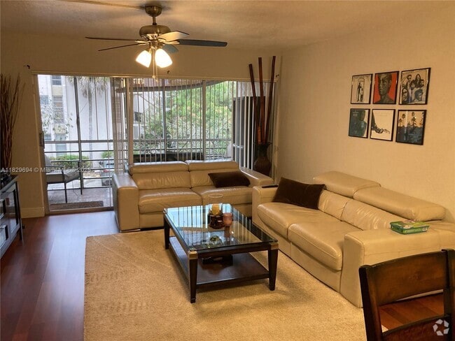 Building Photo - 469 N Pine Island Rd Unit B206 Rental