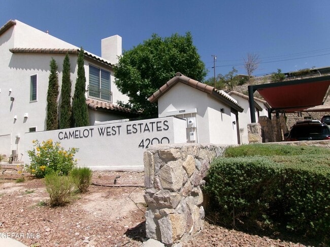 Photo - 4200 Camelot Heights Dr