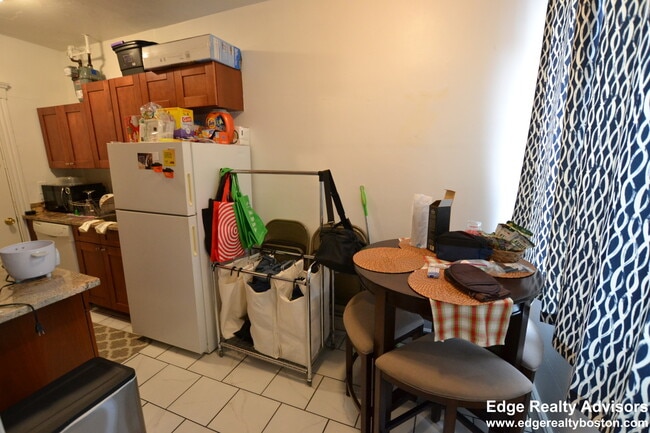 Photo - 28 Quint Ave Unidad 56