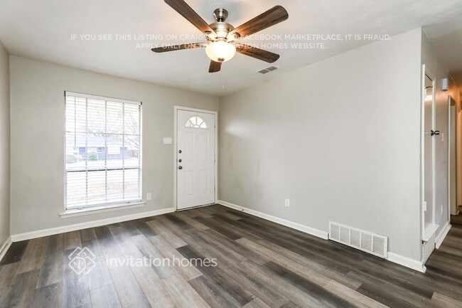 Photo - 2301 Narobi Pl