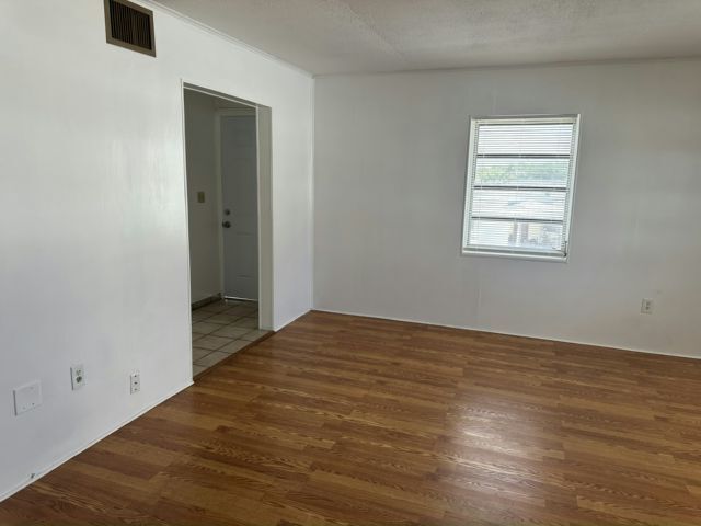 Building Photo - 6101 Cleveland St Rental