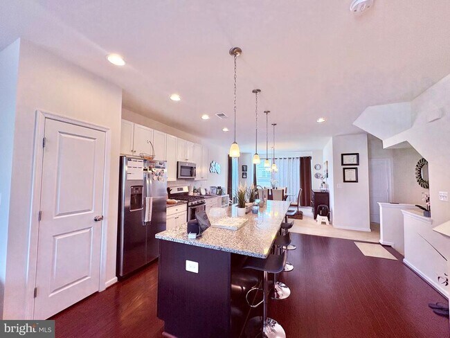 Photo - 438 Boxelder Dr