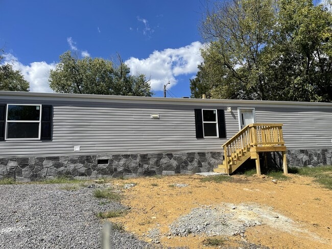 Photo - 1209 Spruce Dr SW