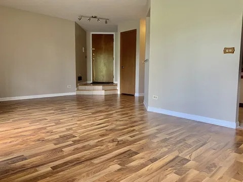 1864 Fox Run Dr